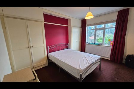 Room in a Shared House, Crownfield Avenue, IG2 - Photo 3