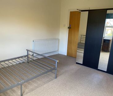 1 bed house / flat share to rent in Powderham Crescent, Exeter, EX4 - Photo 2