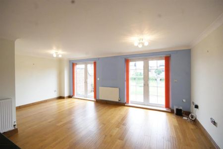 3 bedroom semi-detached house to rent - Photo 3