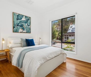 Stylish Townhouse Living in a Prime Eastern Suburbs Location - Photo 5