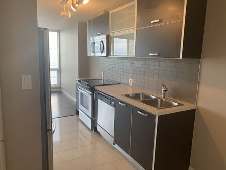 1 Bedroom - Photo 2