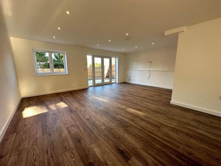 3 bedroom detached house to rent - Photo 2