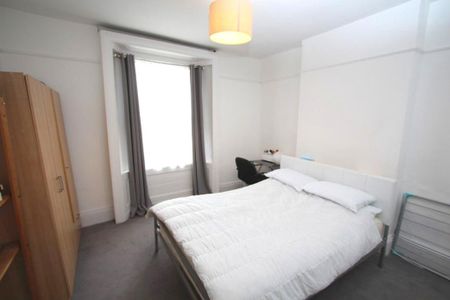 5 bedroom detached house to rent - Photo 5