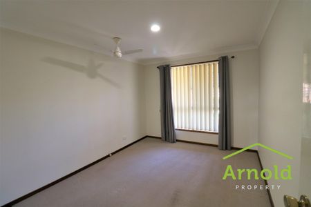 Neat Two Bedroom Unit - Convenient location!! - Photo 3