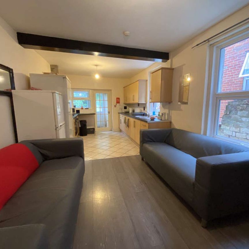 Tennyson Road Room 2 - Photo 1