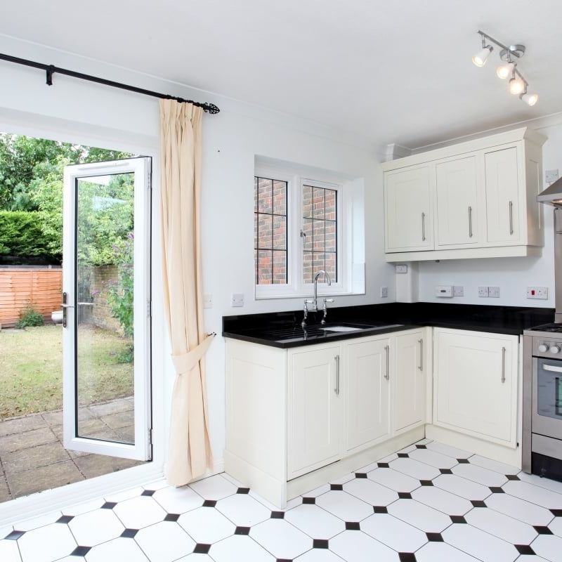 2 bedroom terraced house to rent - Photo 1
