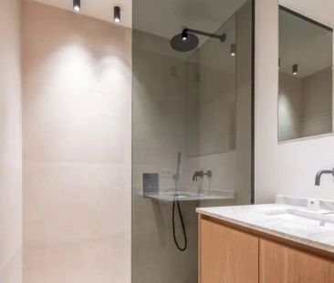 GEMEUBELD: Recent gerenoveerd en lichtrijk appartement, met zijdeli... - Photo 3