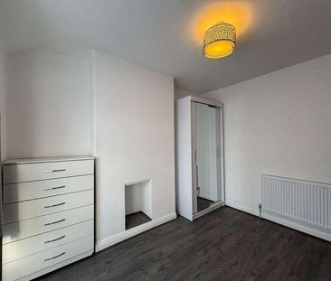 Launceston Gardens, Greenford, UB6 - Photo 4