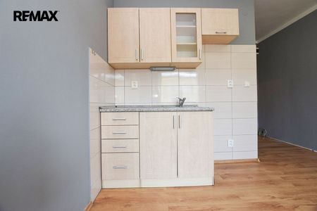 Pronájem bytu 1+kk 19 m² - Photo 2