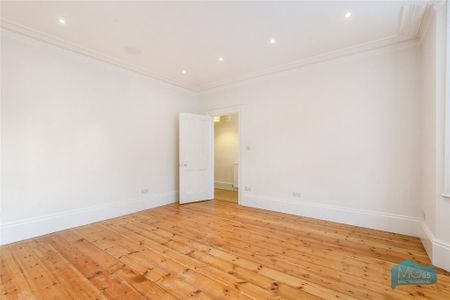 4 bedroom semi-detached house to rent - Photo 5