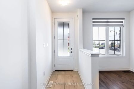 Condo Townhouse For Lease | W9244604 - Photo 5