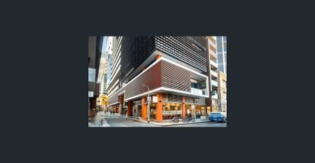 Spacious 3-Bedroom CBD Apartment - Photo 2