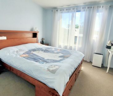 Convenient Glen Eden Living – 3 Bed Townhouse with Garage - Photo 4