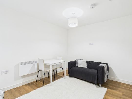 Studio to rent - Photo 1