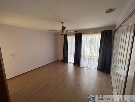 Neat and Tidy Family Home - Photo 4