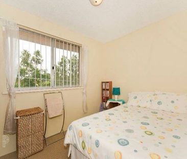 Affordable living in a central location! - Photo 6