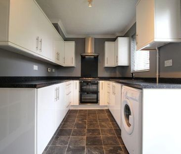 2 bedroom semi-detached house to rent - Photo 5