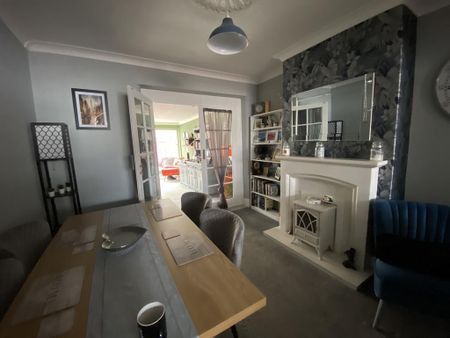 3 bedroom semi-detached house to rent - Photo 4