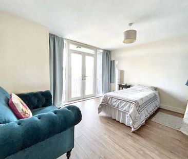 North Side, The Staithes, Gateshead, Tyne and Wear, NE8 2BF - Photo 1