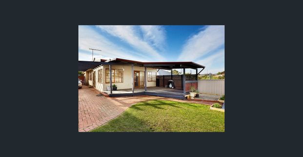 Tranquil Court Location with Spacious Family Living - Photo 1