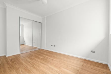 Apartment With Breath Taking Water Views! - Photo 3