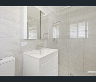 Modern 3 Bedroom Duplex in quiet location - Photo 4