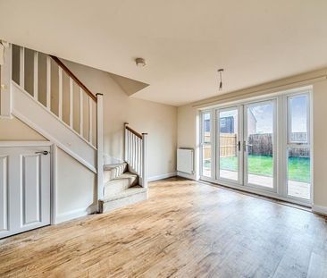 Ilex Drive,Fiddington Fields, Tewkesbury, Gloucestershire - Photo 3