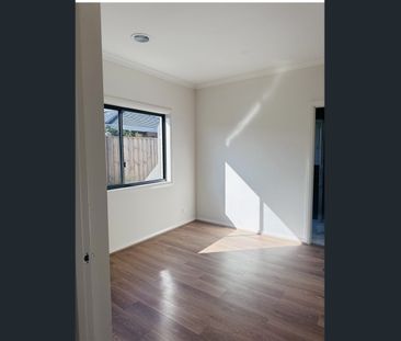 Property available-$590perweek/4 bedroom/3bath/2 car garage - Photo 6