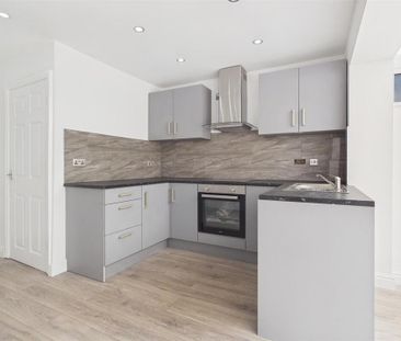 2 bedroom end of terrace house to rent - Photo 5