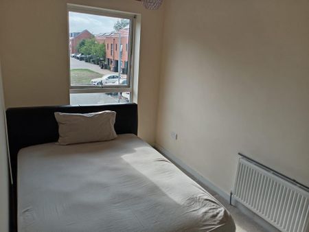 3 bedroom terraced house to rent - Photo 3