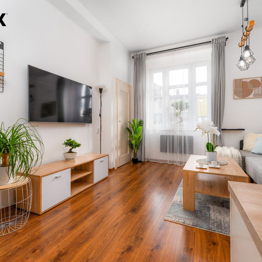 Pronájem bytu 2+kk 66 m², Denisovo náměstí 585, Hradec Králové - Photo 1