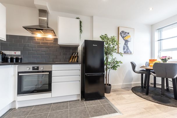 2 Bed Flat, Atlantic Mansions, SO14 - Photo 1