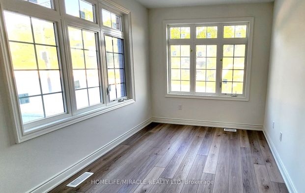 For Lease - 14 Wraggs Road, Bradford West Gwillimbury, Ontario - Photo 1