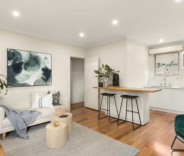 6/16 Vanberg Road, Essendon VIC 3040 - Photo 1