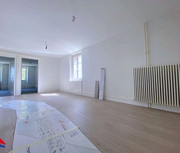 Magnificent renovated 4.5 room apartment - Quiet - 100m2 approx. - Photo 2