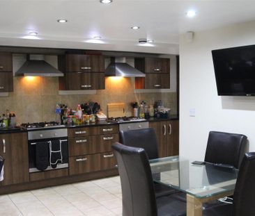 1 bedroom in a house share to rent - Photo 6