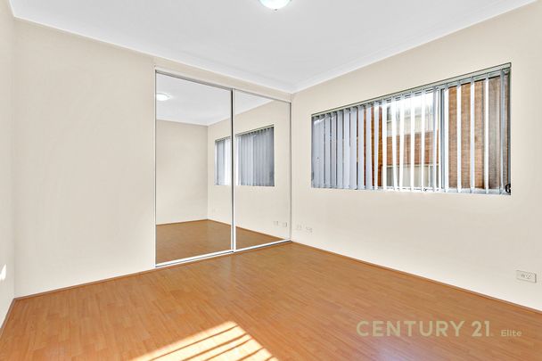 Modern Two Bedroom Apartment with Lock up Garage - Photo 1