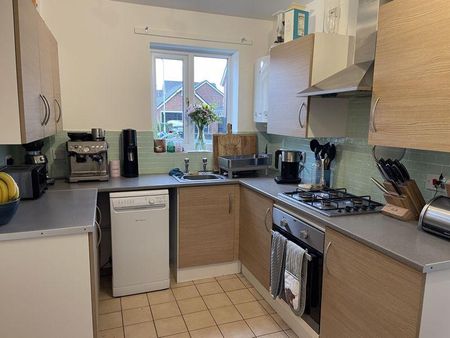 4 bedroom detached house to rent - Photo 5