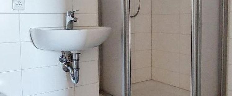 Einbauküche, große 3 Zimmer, Balkon, frisch saniert, Aufzug - Photo 1