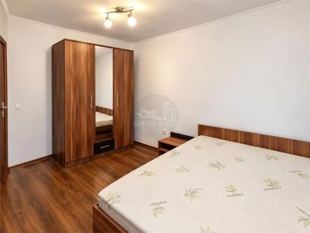Apartament 3 camere cu balcon in Vasile Aaron - Photo 3
