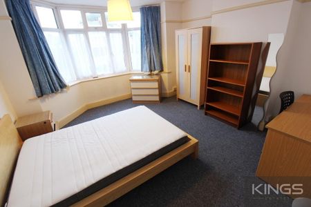 6 bedroom semi-detached house to rent - Photo 3