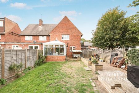 4 bedroom semi-detached house to rent - Photo 5