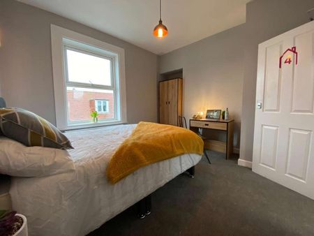 6 bedroom house of multiple occupation to rent - Photo 4