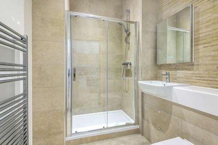 Swindon, Wiltshire, SN2 - Photo 2