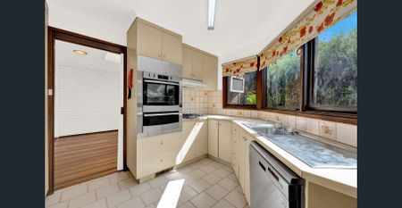 Private and Peaceful 3 Bedroom Villa in Balwyn School Zone - Photo 5