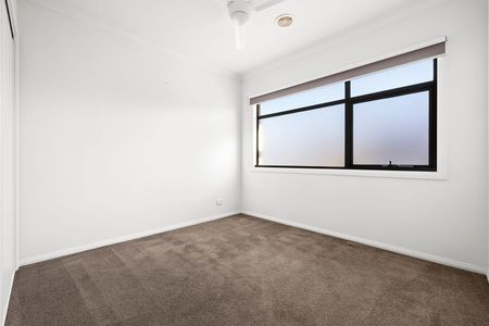 2 Bedroom Townhouse! - Photo 4