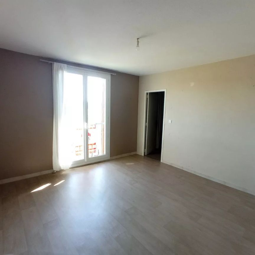 SALON DE PROVENCE - Appartement 3 pièces avec vue dégagée - Photo 1