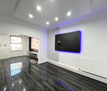 2 bedroom terraced house to rent - Photo 2