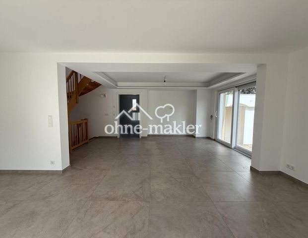 Doppelhaushälfte mit Carport - Erstbezug nach Sanierung - Foto 1