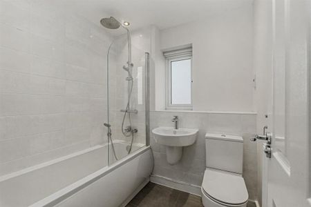 2 bedroom terraced house to rent - Photo 4